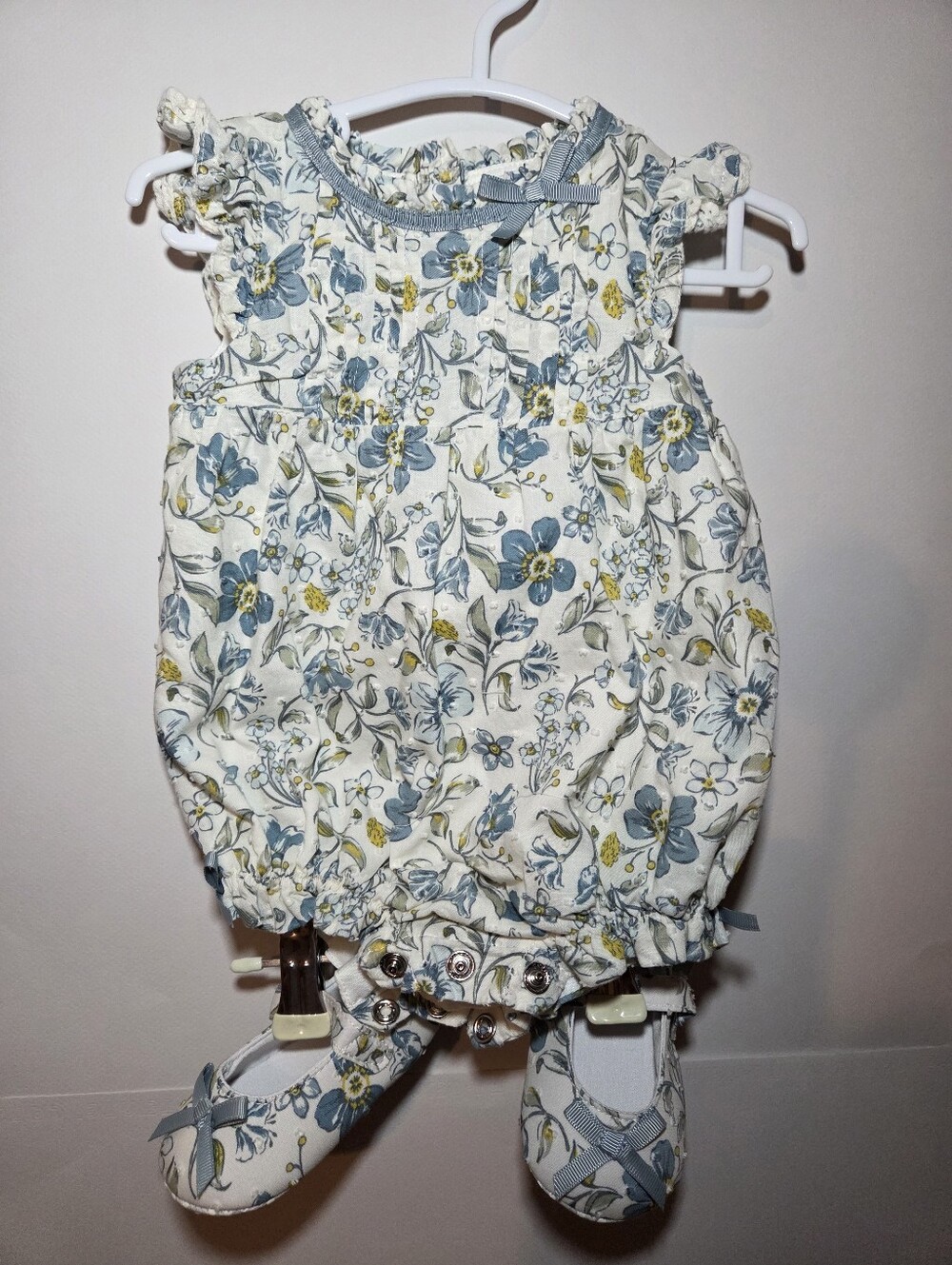 Happily Grey 3-6m Baby Floral Romper in Blue and Cream With Shoes And Cardigan